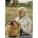 Vieja mujer con una cesta de virutas - Albert Edelfelt — vista de la obra