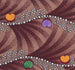 diseño textil con bandas ondulantes horizontales de perlas con haces de perlas y corazones alternados sobre un fondo de escamas superpuestas alternadas - Anónimo