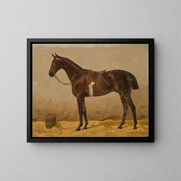 Un caballo castaño con silla en un establo - Emil Volkers — cuadro enmarcado en la pared