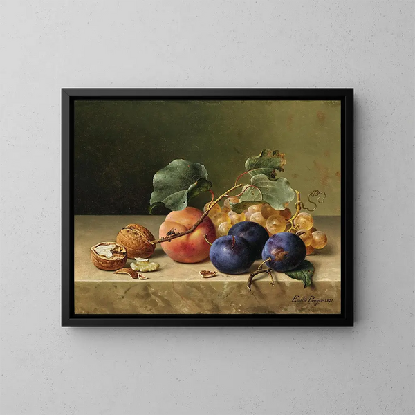Naturaleza muerta con dos nueces, ciruelas, uvas, un durazno en una rama y una mosca - Emilie Preyer — cuadro enmarcado en la pared