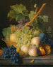 Una naturaleza muerta con uvas y duraznos en una cesta, una granada abierta, ciruelas, uvas negras y aún más duraznos, todo sobre un alféizar de mármol - Jan Frans van Dael — vista de la obra