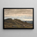 paisaje con un camino arenoso que conduce a una colina de brezo. A la derecha, vista de una vasta extensión de tierra con turberas. De la región de Raageleje - P. C. Skovgaard — cuadro enmarcado en la pared