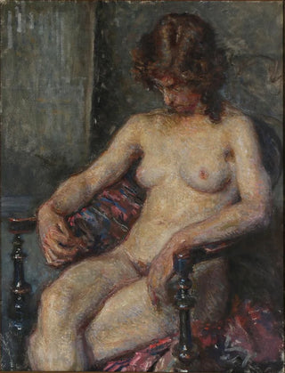 Viggo Johansen - En ngen kvindelig model siddende p en stol.webp