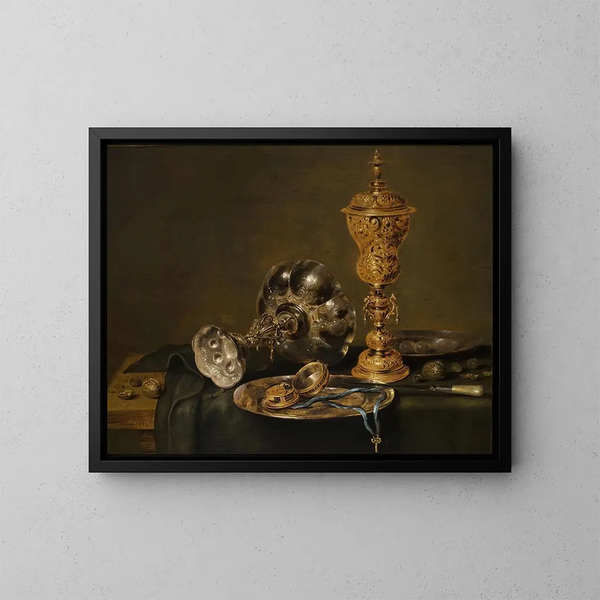 naturaleza muerta con recipientes de metal y un reloj sobre una mesa - Willem Claesz Heda — cuadro enmarcado en la pared