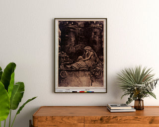 Póster vintage Emprunt de Verdun... 6%, enmarcado sobre una cómoda de madera, entre plantas.