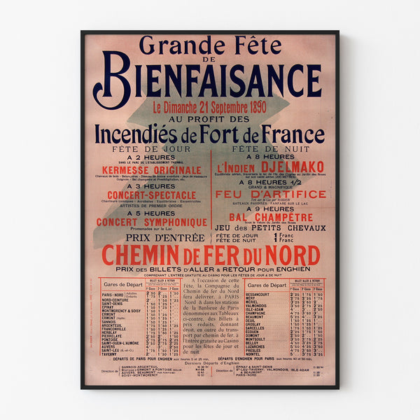 Póster vintage Fort-de-France, fiesta benéfica, enmarcado en un marco delgado sobre una pared clara.