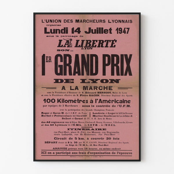 Póster vintage Grand Prix de Lyon, marcha, presentado en un marco delgado sobre una pared clara.