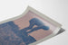 Póster artístico vintage 'I Wonder If The Ground Has Anything To Say' en azul monocromático