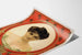 Póster vintage La Princesa Chic con marco rojo y ornamentado